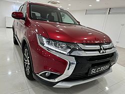 Mitsubishi Outlander 2.4 CVT Sunroof Facelift 2016 Red Rear Entertainment
